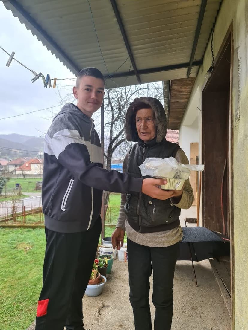 HITNO DONIRAJ ZA OBROK