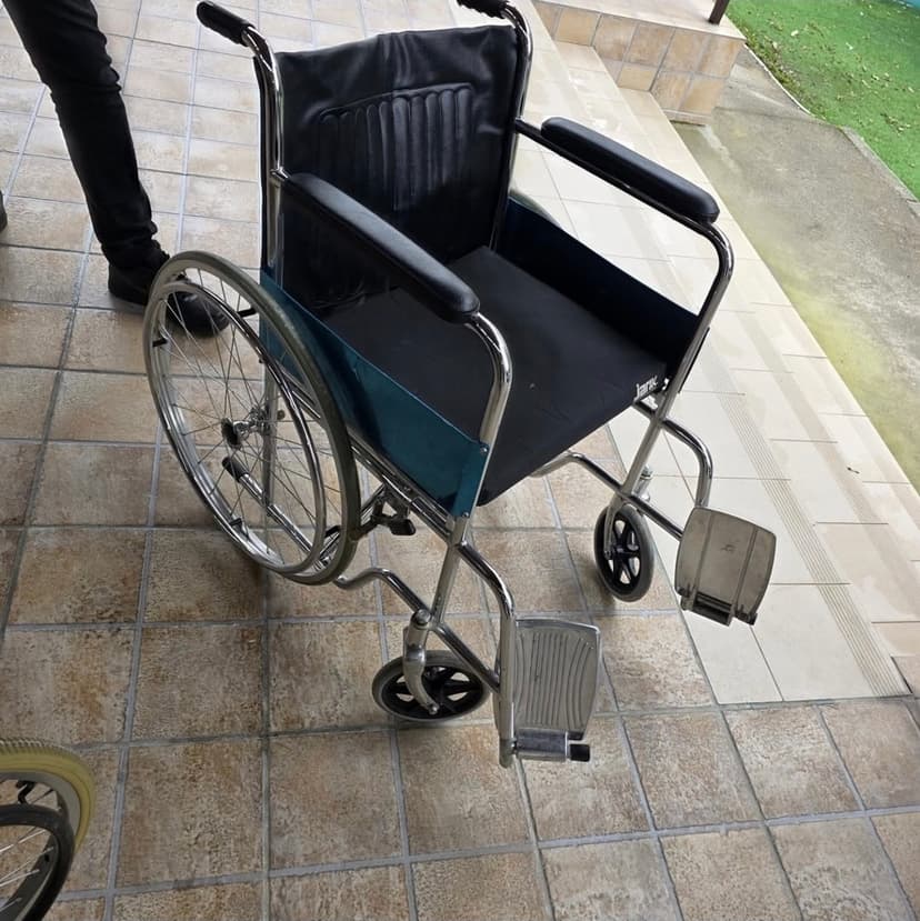 DONACIJA INVALIDSKIH KOLICA  U SLUZBI GRAĐANA 